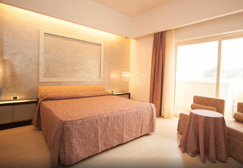 Hotel Santa Lucia Le Sabbie D'Oro Cefalu Room photo